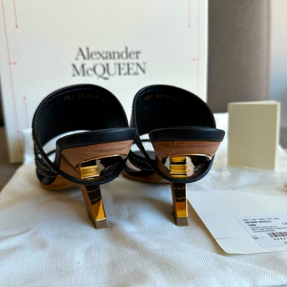 Alexander McQUEEN slip-on sandals, leather, 2’ heel, like new, black, US 7.5 - Picture 9 of 10